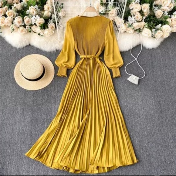 Dresses & Skirts - Long Sleeves Pleated Dress one-size